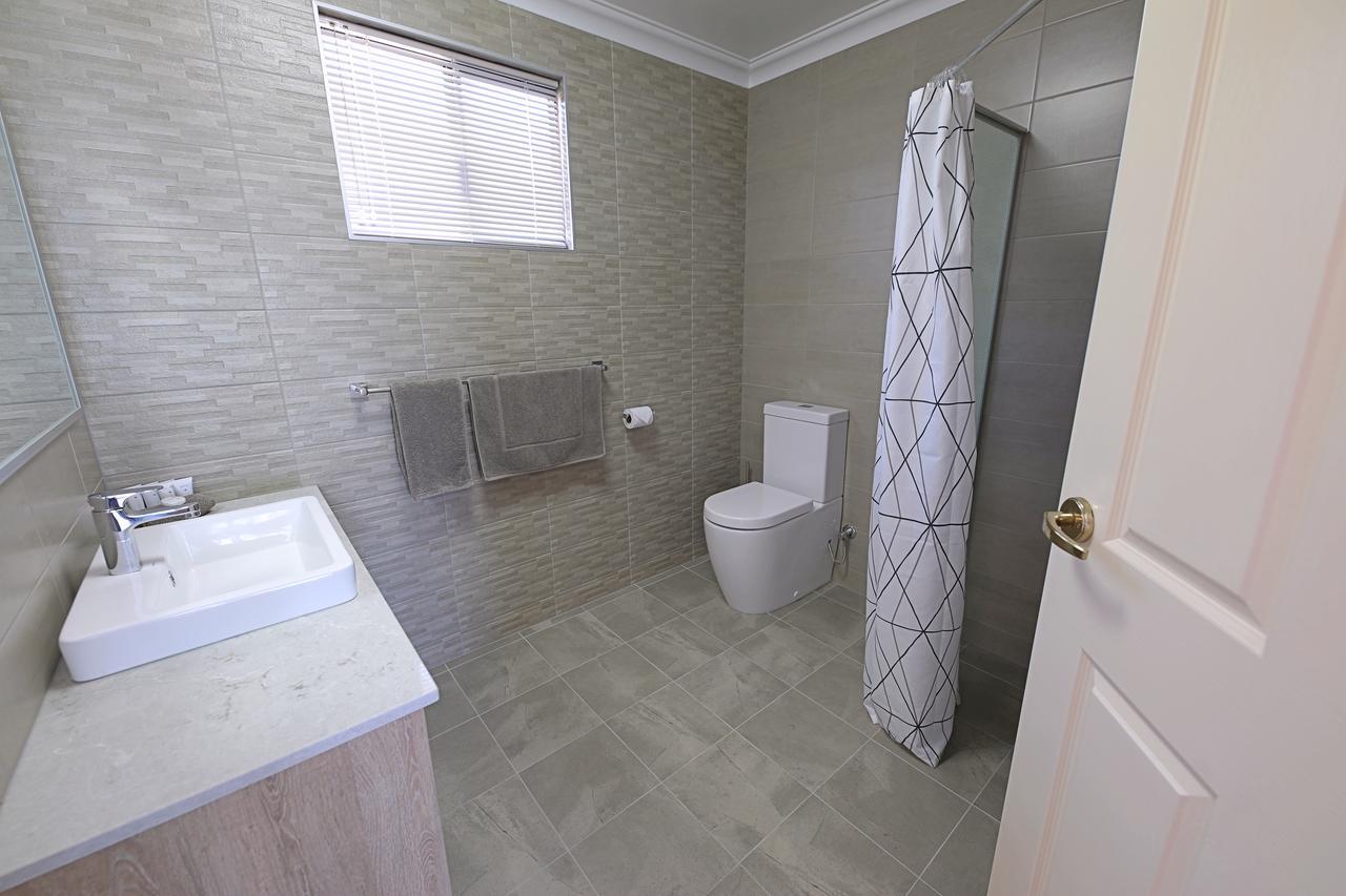 Lakeview Apartments Кунунура Екстериор снимка